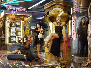 Illustration for article titled 10 Awfully Awkward Moments From the Kardashian Khristmas Special